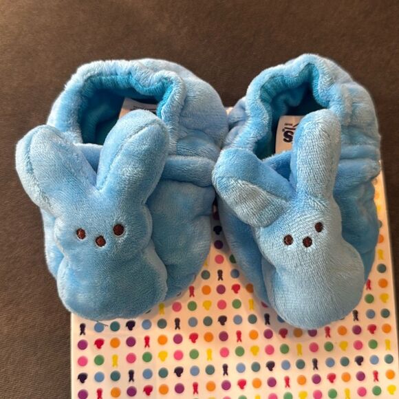 Blue Peeps Easter Infant Baby 3 Piece Set - Hat Bib & Bunny Booties NEW - Picture 3 of 6